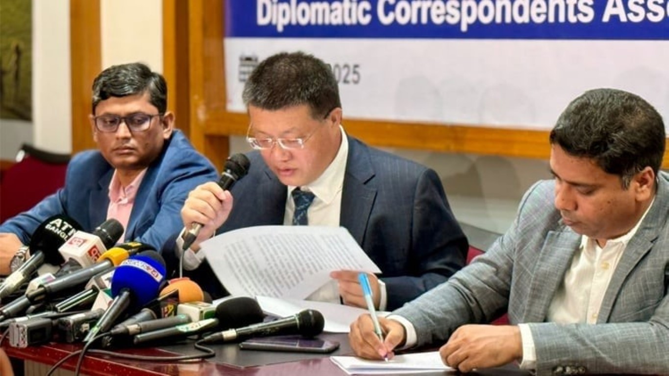 যুক্তরাষ্ট্রের শুল্ক চাপে বাংলাদেশের পাশে থাকার প্রতিশ্রুতি চীনের